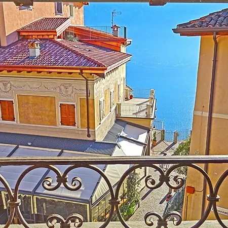 Casa Del Borgo Olga By Gardadomusmea 別荘 *