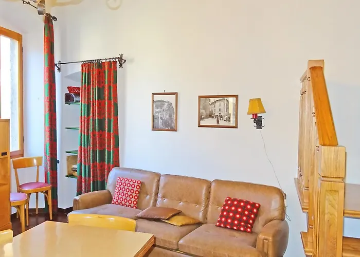 Casa Del Borgo Olga By Gardadomusmea Hébergement de vacances Tremosine