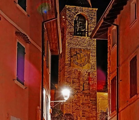 Casa Del Borgo Olga By Gardadomusmea Hébergement de vacances Tremosine