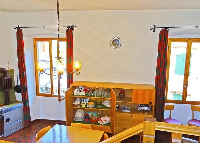 Casa Del Borgo Olga By Gardadomusmea Hébergement de vacances Tremosine