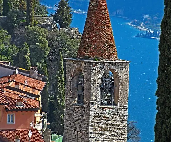 Casa Del Borgo Olga By Gardadomusmea Hébergement de vacances