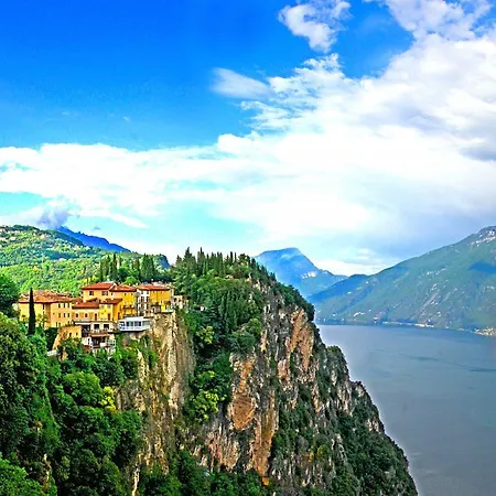 Casa Del Borgo Olga By Gardadomusmea Tremosine